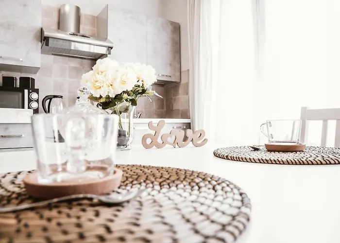 La Corte Di Silvia * سيستو كالينْدي